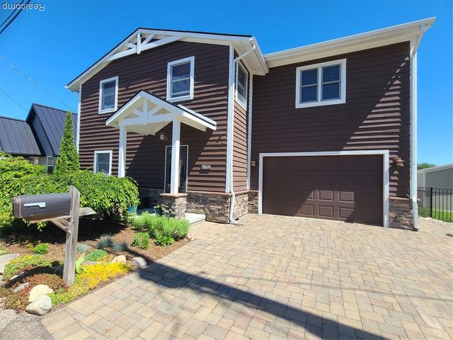 9568 Buckingham Street, White Lake, MI 48386
