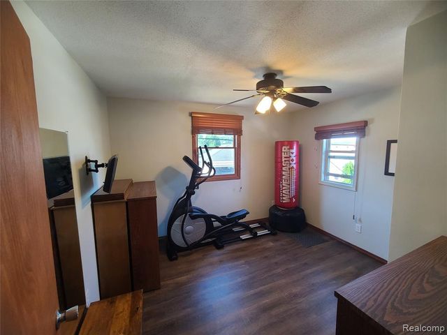 9568 Buckingham Street, White Lake, MI 48386