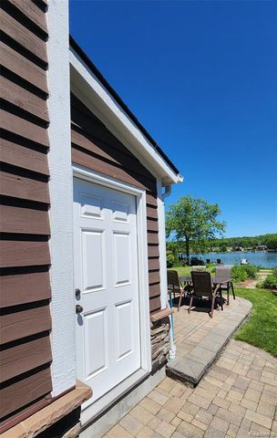 9568 Buckingham Street, White Lake, MI 48386