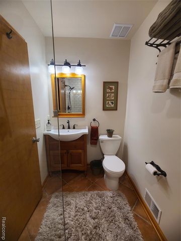 9568 Buckingham Street, White Lake, MI 48386