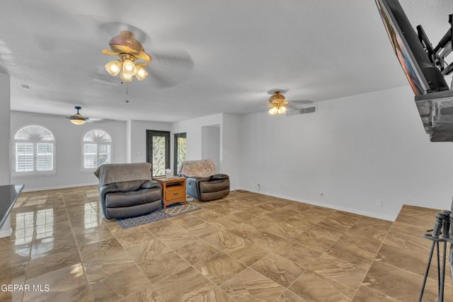 10625 VISTA LOMAS Drive, El Paso, TX 79935