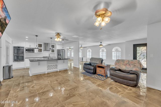 10625 VISTA LOMAS Drive, El Paso, TX 79935