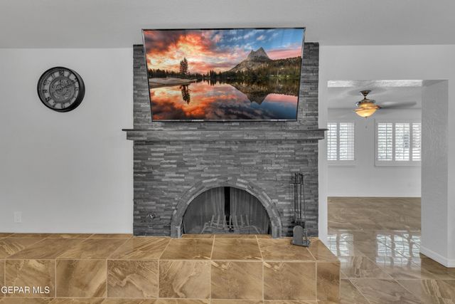 10625 VISTA LOMAS Drive, El Paso, TX 79935