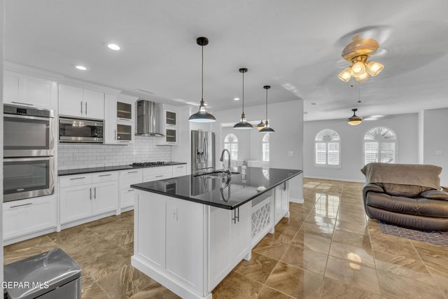 10625 VISTA LOMAS Drive, El Paso, TX 79935