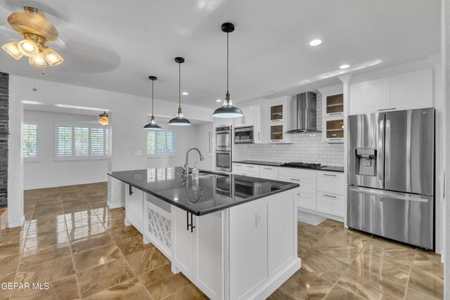 10625 VISTA LOMAS Drive, El Paso, TX 79935