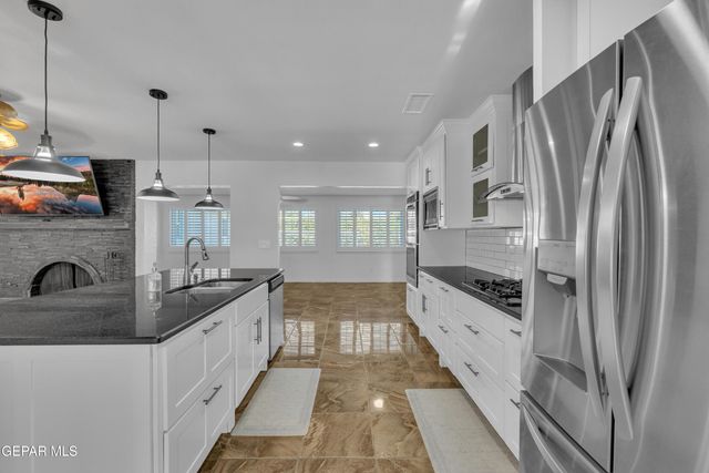 10625 VISTA LOMAS Drive, El Paso, TX 79935