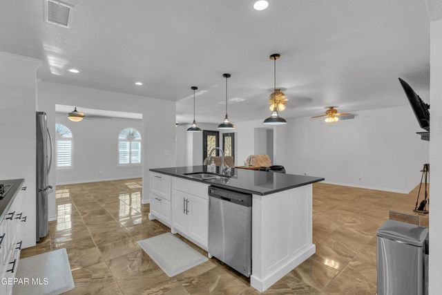 10625 VISTA LOMAS Drive, El Paso, TX 79935