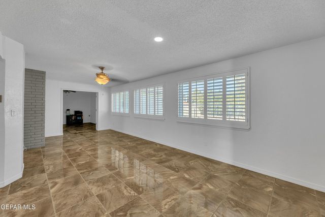 10625 VISTA LOMAS Drive, El Paso, TX 79935