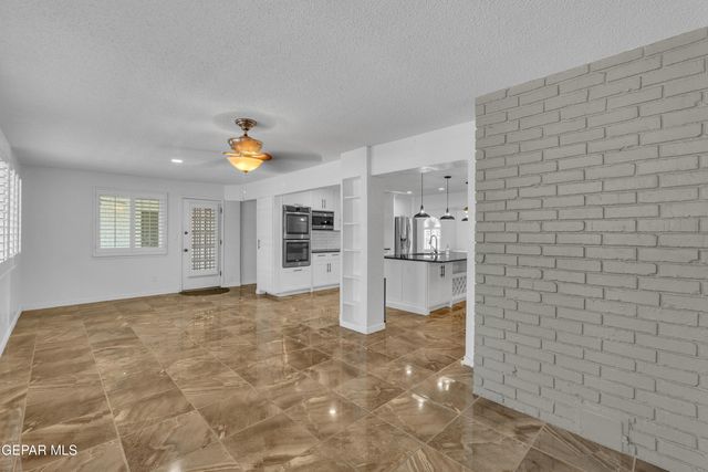 10625 VISTA LOMAS Drive, El Paso, TX 79935