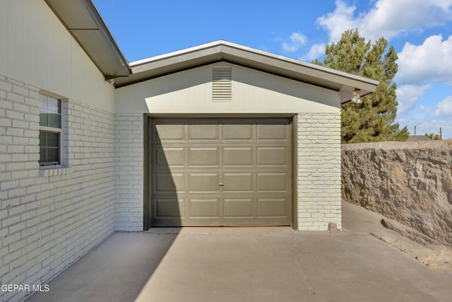 10625 VISTA LOMAS Drive, El Paso, TX 79935