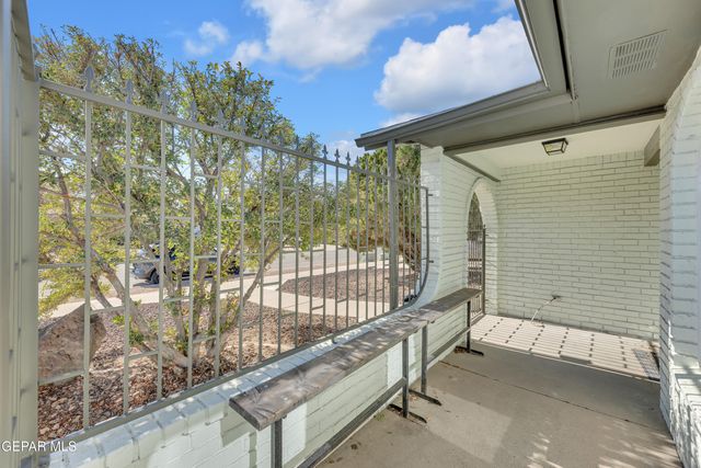 10625 VISTA LOMAS Drive, El Paso, TX 79935