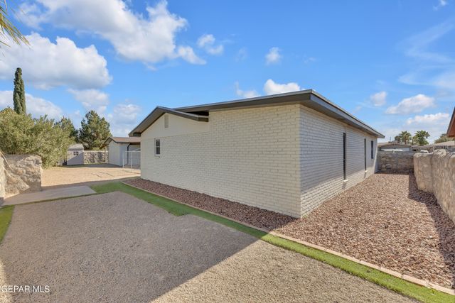 10625 VISTA LOMAS Drive, El Paso, TX 79935