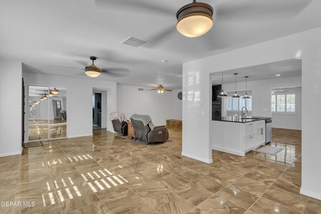 10625 VISTA LOMAS Drive, El Paso, TX 79935