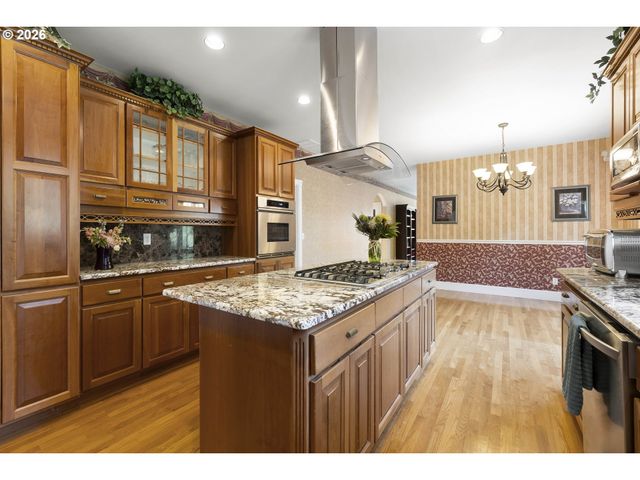 60750 ROBINETTE Rd, St Helens, OR 97051