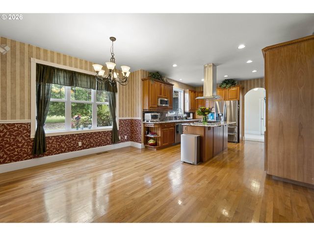 60750 ROBINETTE Rd, St Helens, OR 97051