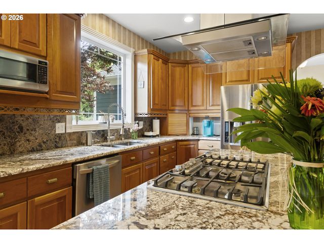 60750 ROBINETTE Rd, St Helens, OR 97051