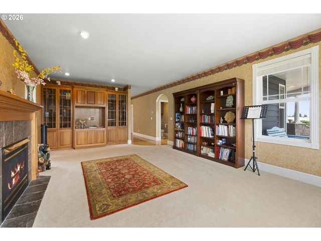 60750 ROBINETTE Rd, St Helens, OR 97051