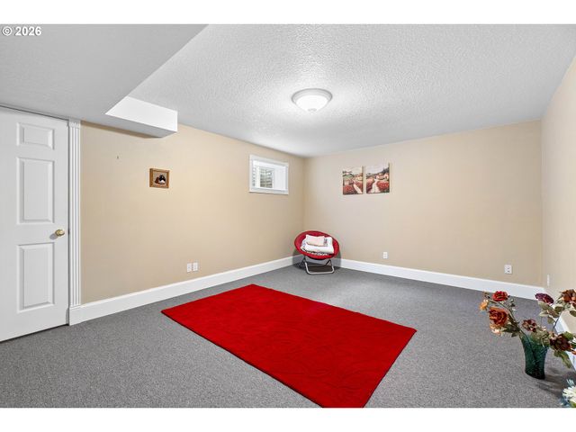 60750 ROBINETTE Rd, St Helens, OR 97051
