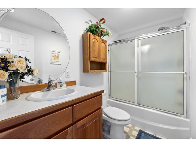 60750 ROBINETTE Rd, St Helens, OR 97051