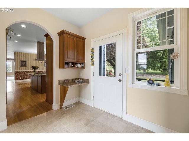 60750 ROBINETTE Rd, St Helens, OR 97051