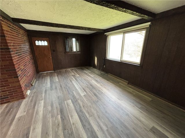 1210 W Park Rd, Worth Twp, PA 16057