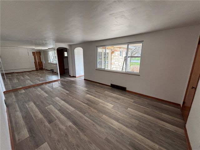 1210 W Park Rd, Worth Twp, PA 16057