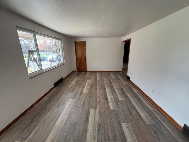 1210 W Park Rd, Worth Twp, PA 16057