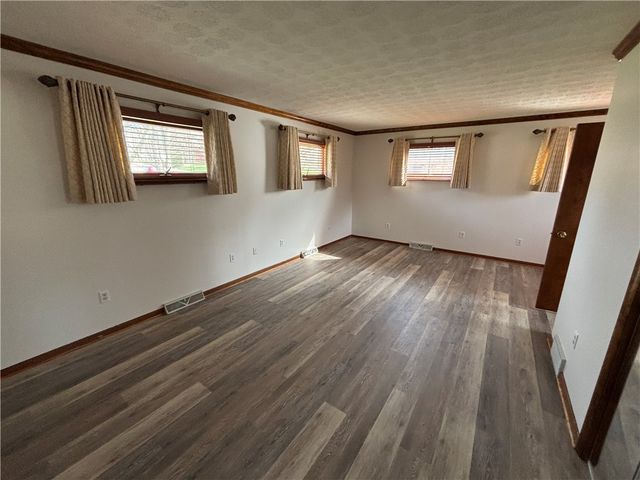 1210 W Park Rd, Worth Twp, PA 16057