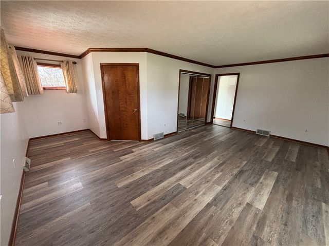 1210 W Park Rd, Worth Twp, PA 16057