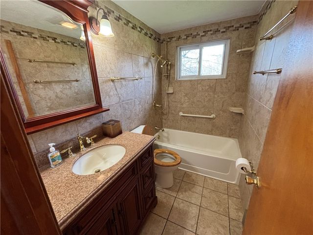 1210 W Park Rd, Worth Twp, PA 16057