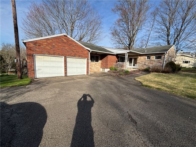 1210 W Park Rd, Worth Twp, PA 16057