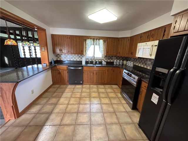 1210 W Park Rd, Worth Twp, PA 16057