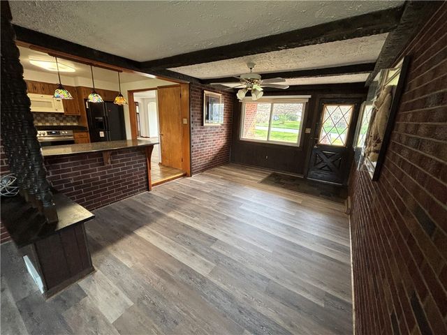 1210 W Park Rd, Worth Twp, PA 16057