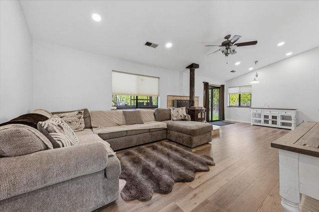 26156 Sweetland Rd, North San Juan, CA 95960