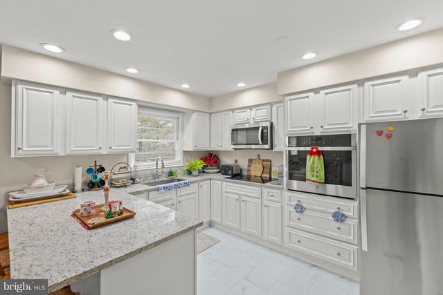 250 EUCLID AVE, Charles Town, WV 25414