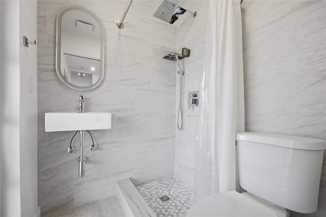 615 FONTANA LANE, Bradenton, FL 34209