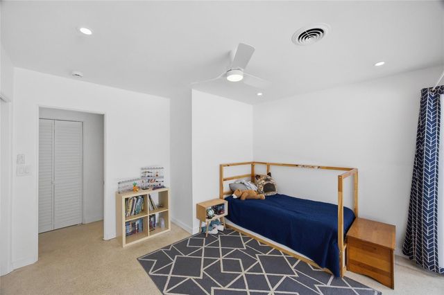 615 FONTANA LANE, Bradenton, FL 34209