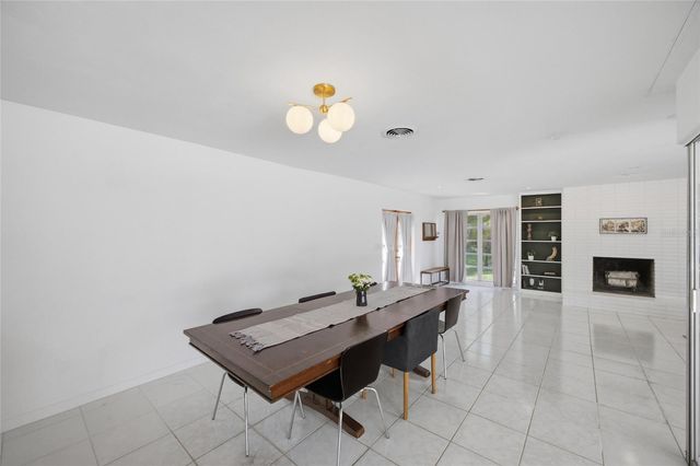 615 FONTANA LANE, Bradenton, FL 34209