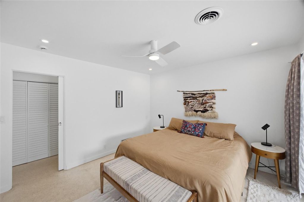 Image 15 of property listing at 615 FONTANA LANE, Bradenton, FL 34209