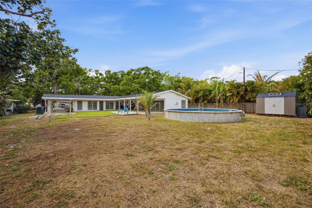 Image 29 of property listing at 615 FONTANA LANE, Bradenton, FL 34209