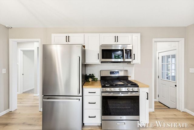 8382 E G Avenue, Comstock Twp, MI 49048