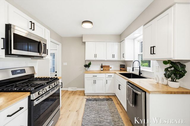 8382 E G Avenue, Comstock Twp, MI 49048