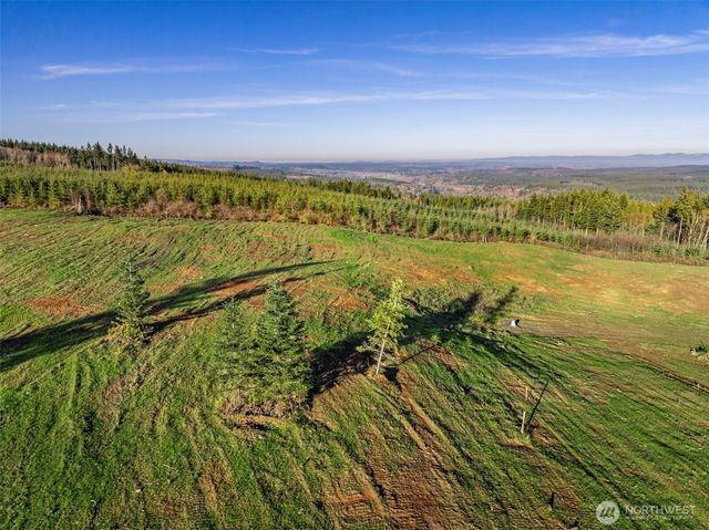 212 Suncrest Drive, Castle Rock, WA 98611