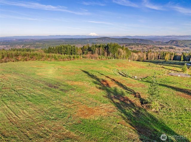 212 Suncrest Drive, Castle Rock, WA 98611