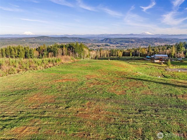212 Suncrest Drive, Castle Rock, WA 98611
