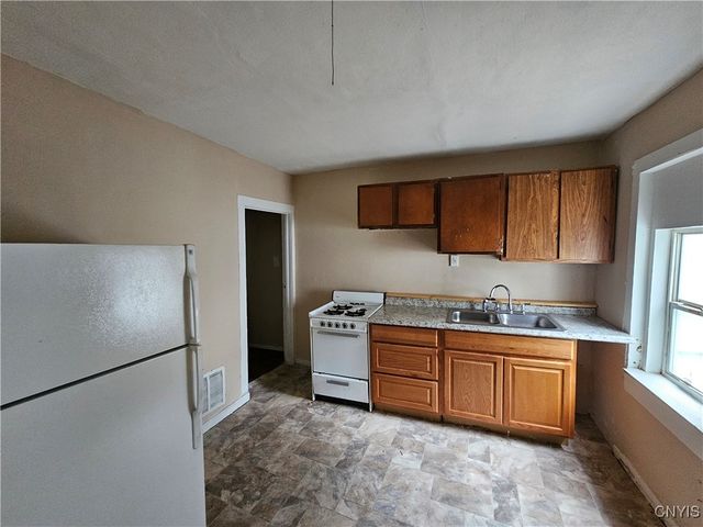 1230 Court Street, Utica, NY 13502