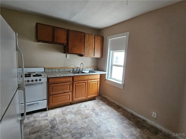 1230 Court Street, Utica, NY 13502