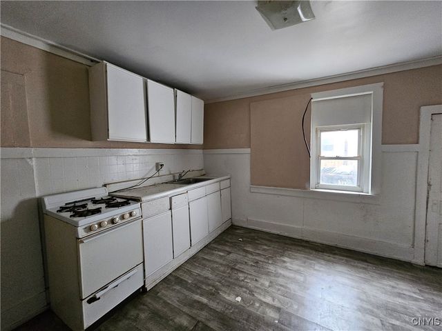 1230 Court Street, Utica, NY 13502