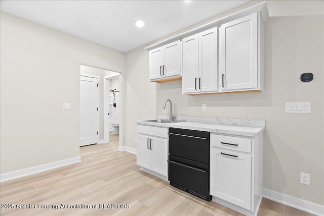 15332 Sherwood Lane, Lansing, MI 48906