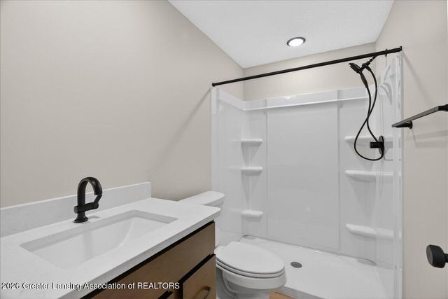 15332 Sherwood Lane, Lansing, MI 48906